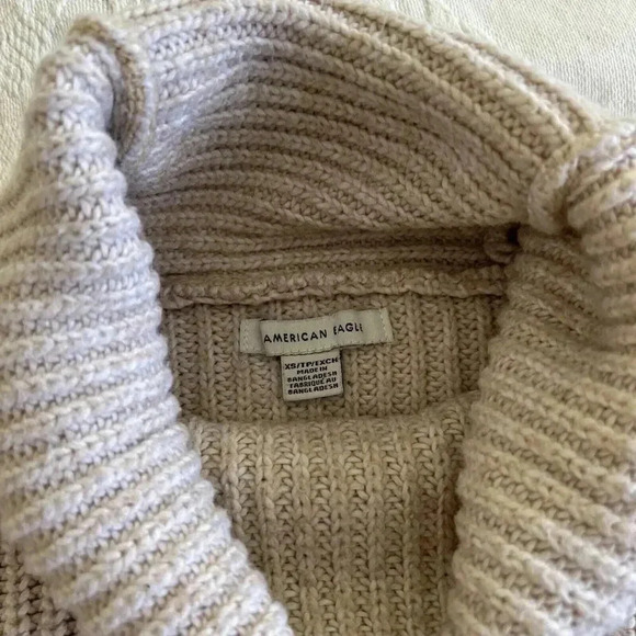 American Eagle Colorblock Turtleneck Ribbed Knit Oversized Sweater Tan Beige XS - Picture 9 of 12